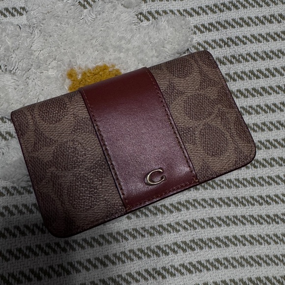 Coach Handbags - Coach wallet used